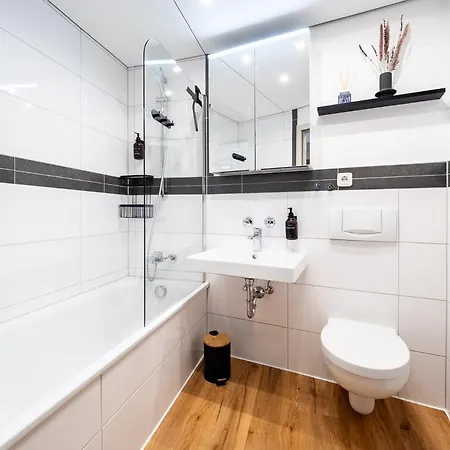 Design-apartment I Hotelturm I Etage 26 I Boxspring I Ausblick アウグスブルク